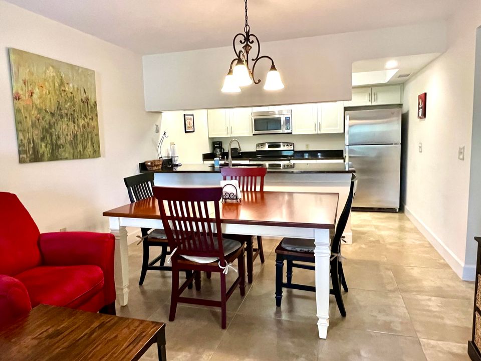 For Sale: $244,500 (2 beds, 2 baths, 1045 Square Feet)