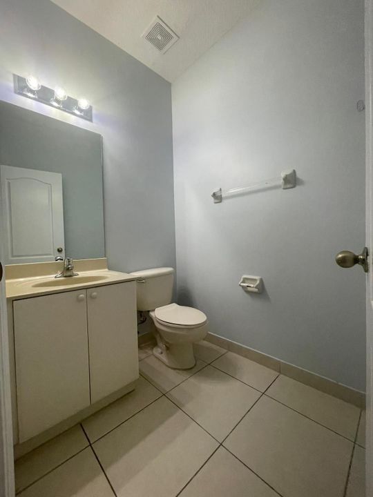 For Rent: $2,100 (2 beds, 2 baths, 1282 Square Feet)