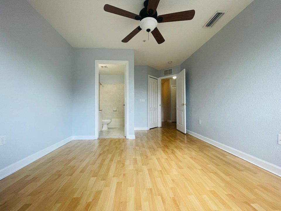 For Rent: $2,100 (2 beds, 2 baths, 1282 Square Feet)