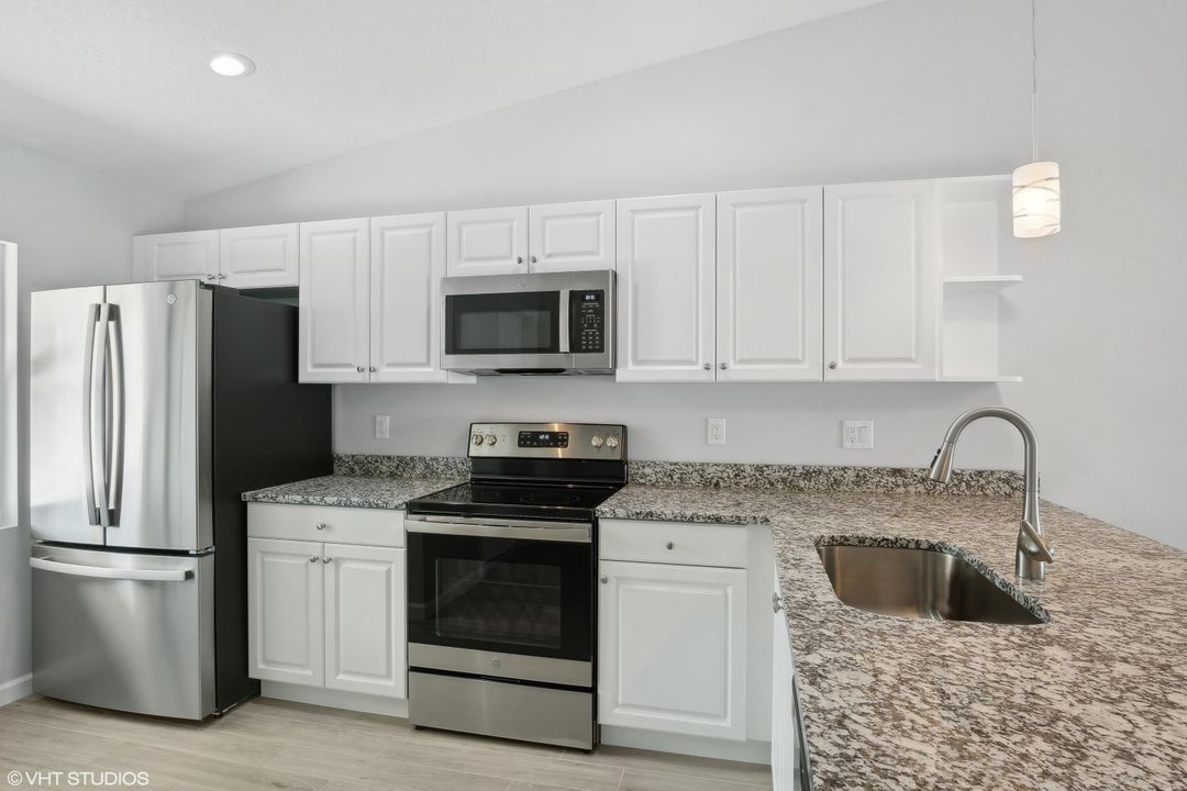 For Sale: $432,500 (3 beds, 2 baths, 1133 Square Feet)