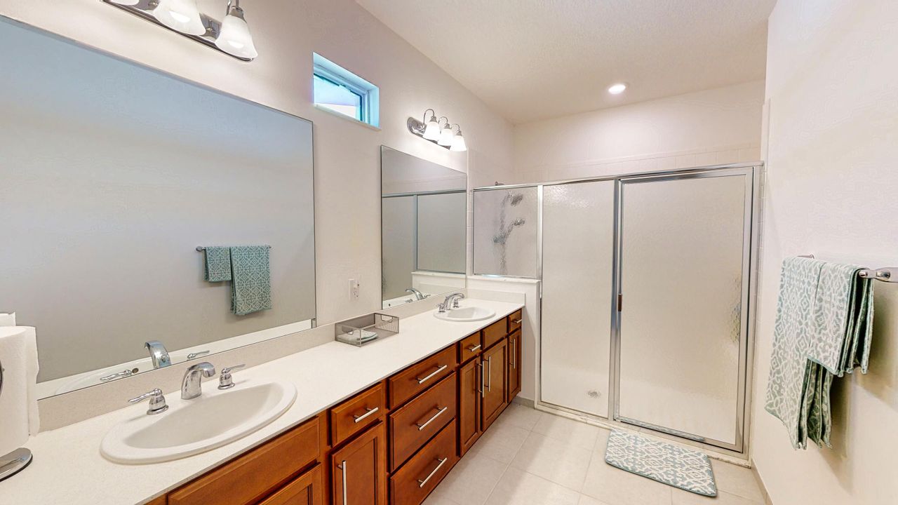 For Sale: $359,900 (2 beds, 2 baths, 1596 Square Feet)