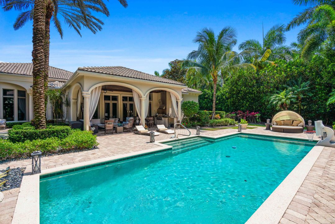 For Sale: $6,500,000 (4 beds, 4 baths, 5517 Square Feet)