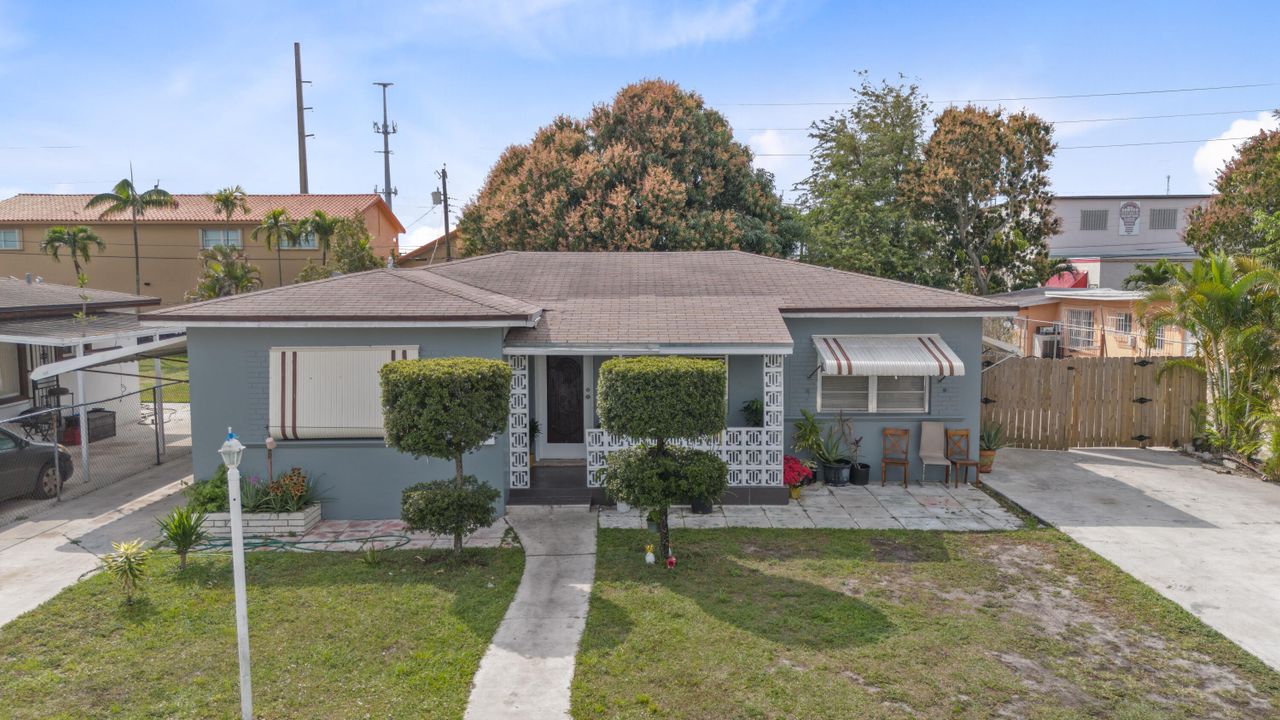 Recently Sold: $499,999 (3 beds, 2 baths, 2193 Square Feet)