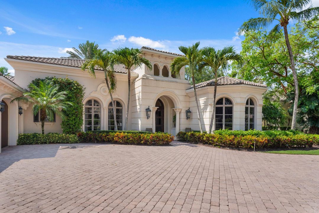 For Sale: $6,500,000 (4 beds, 4 baths, 5517 Square Feet)