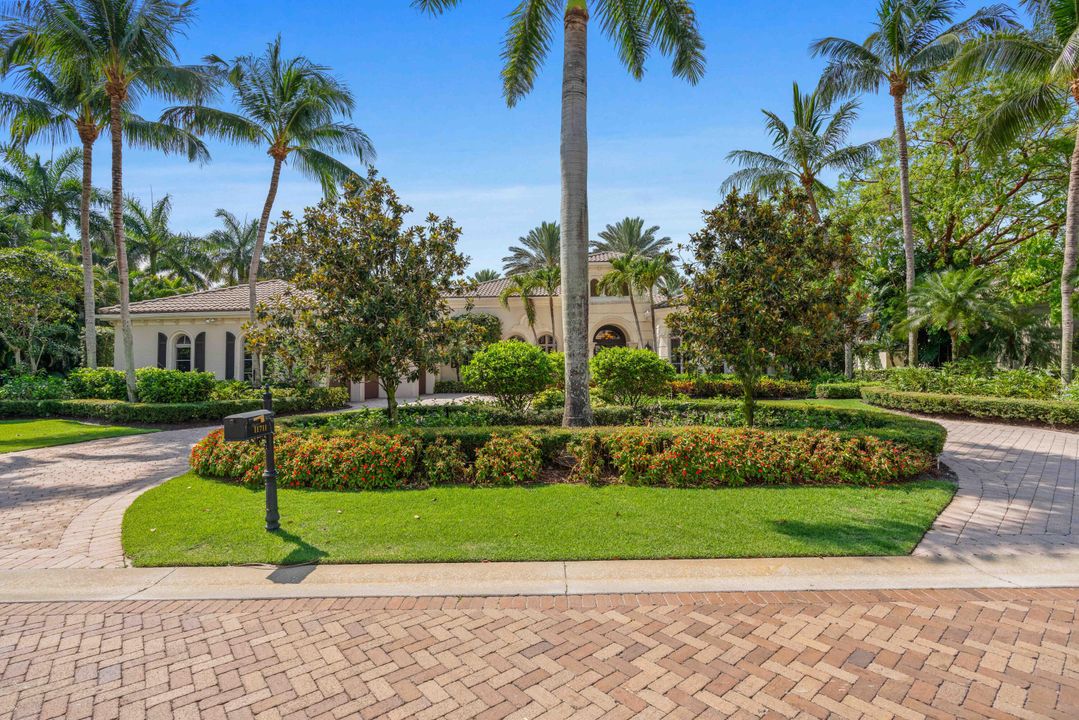 For Sale: $6,500,000 (4 beds, 4 baths, 5517 Square Feet)