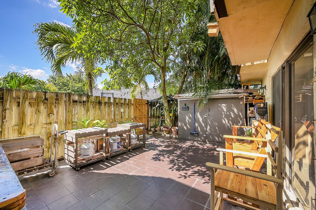 For Sale: $295,000 (2 beds, 2 baths, 1260 Square Feet)