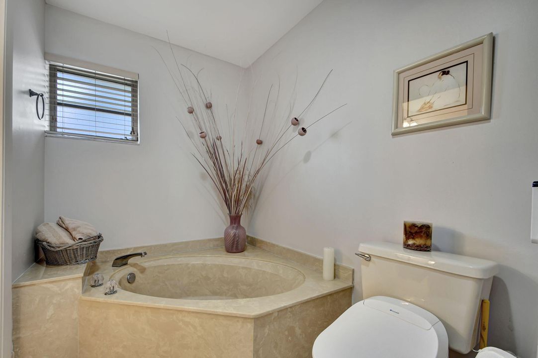Active With Contract: $375,000 (3 beds, 2 baths, 2032 Square Feet)