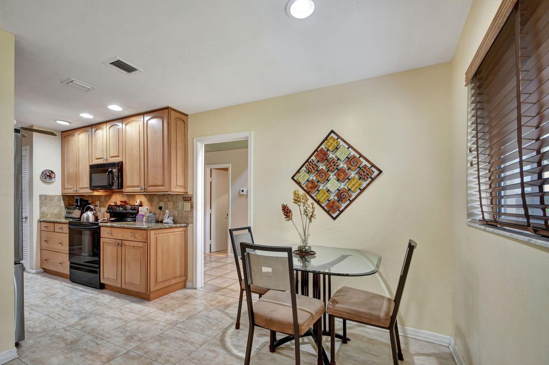 Active With Contract: $375,000 (3 beds, 2 baths, 2032 Square Feet)