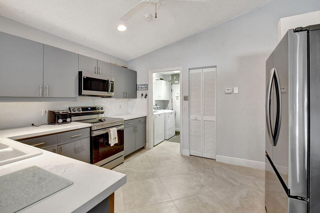 For Sale: $605,000 (3 beds, 2 baths, 1792 Square Feet)