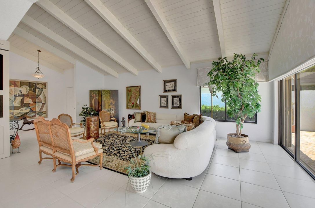 Active With Contract: $1,400,000 (3 beds, 3 baths, 2461 Square Feet)