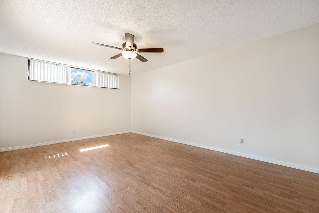 Active With Contract: $2,450 (2 beds, 2 baths, 1302 Square Feet)