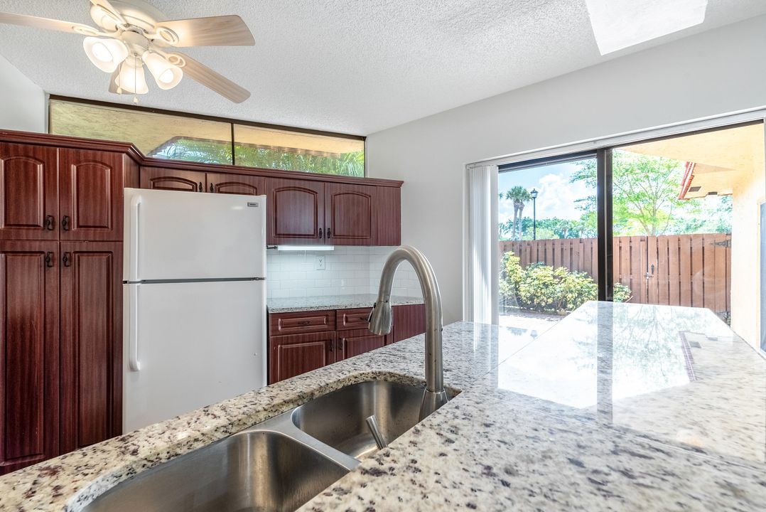 Active With Contract: $2,450 (2 beds, 2 baths, 1302 Square Feet)