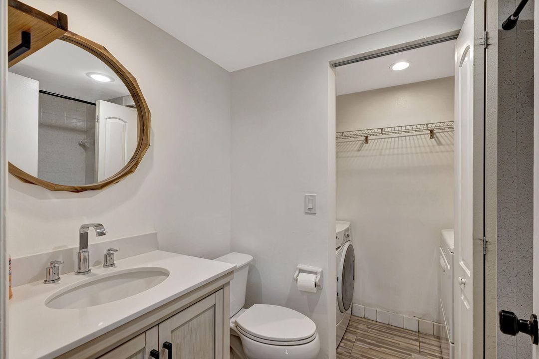 Active With Contract: $279,900 (2 beds, 2 baths, 1232 Square Feet)