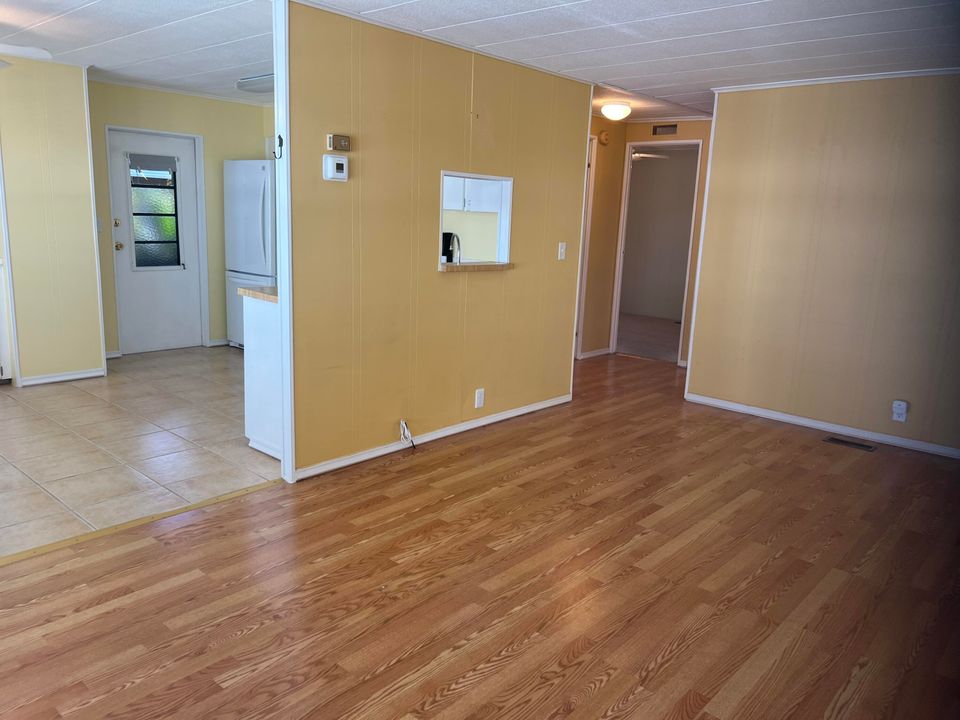 For Sale: $80,000 (2 beds, 2 baths, 1476 Square Feet)