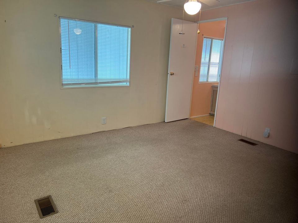 For Sale: $80,000 (2 beds, 2 baths, 1476 Square Feet)