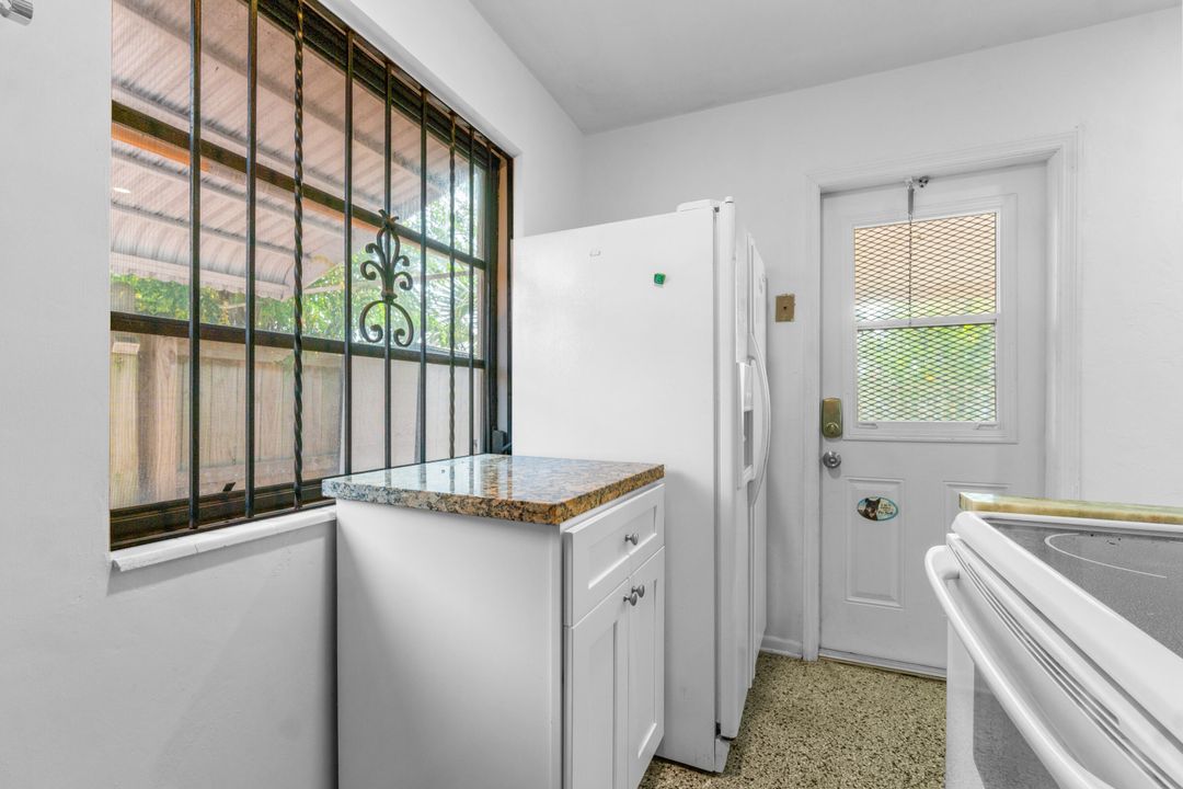 For Sale: $389,000 (3 beds, 1 baths, 846 Square Feet)