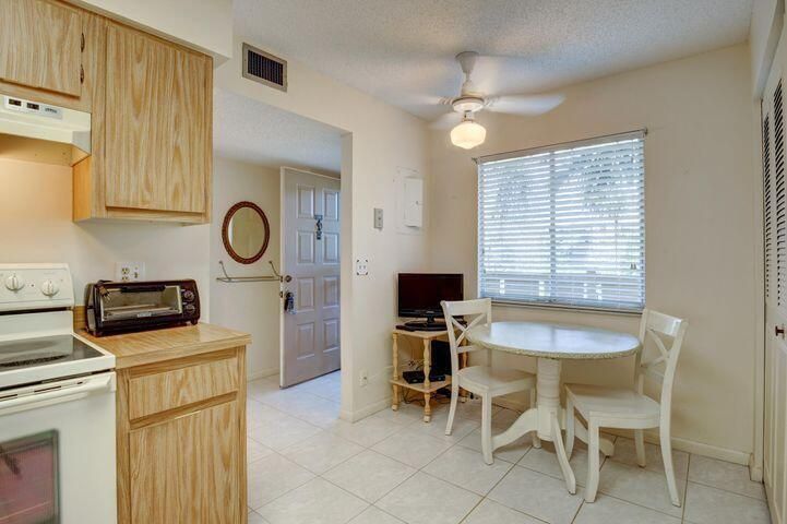 For Rent: $1,850 (2 beds, 2 baths, 1200 Square Feet)