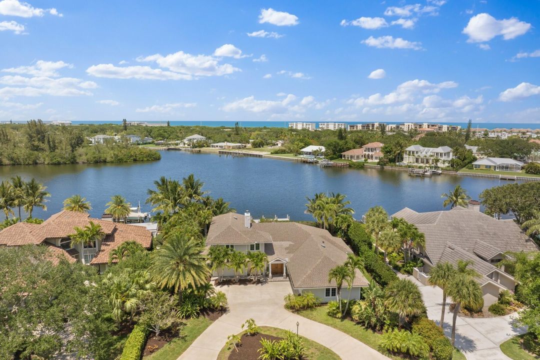 For Sale: $3,250,000 (3 beds, 2 baths, 2608 Square Feet)