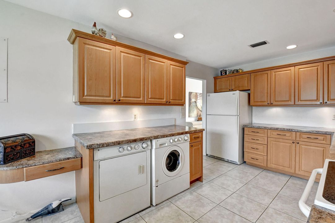 For Sale: $69,000 (2 beds, 2 baths, 1572 Square Feet)