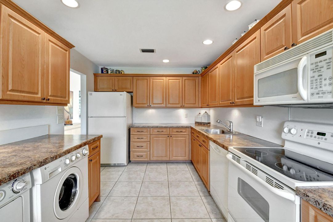 For Sale: $69,000 (2 beds, 2 baths, 1572 Square Feet)