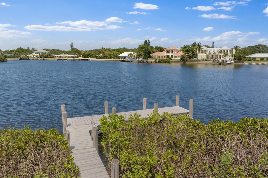 For Sale: $3,250,000 (3 beds, 2 baths, 2608 Square Feet)