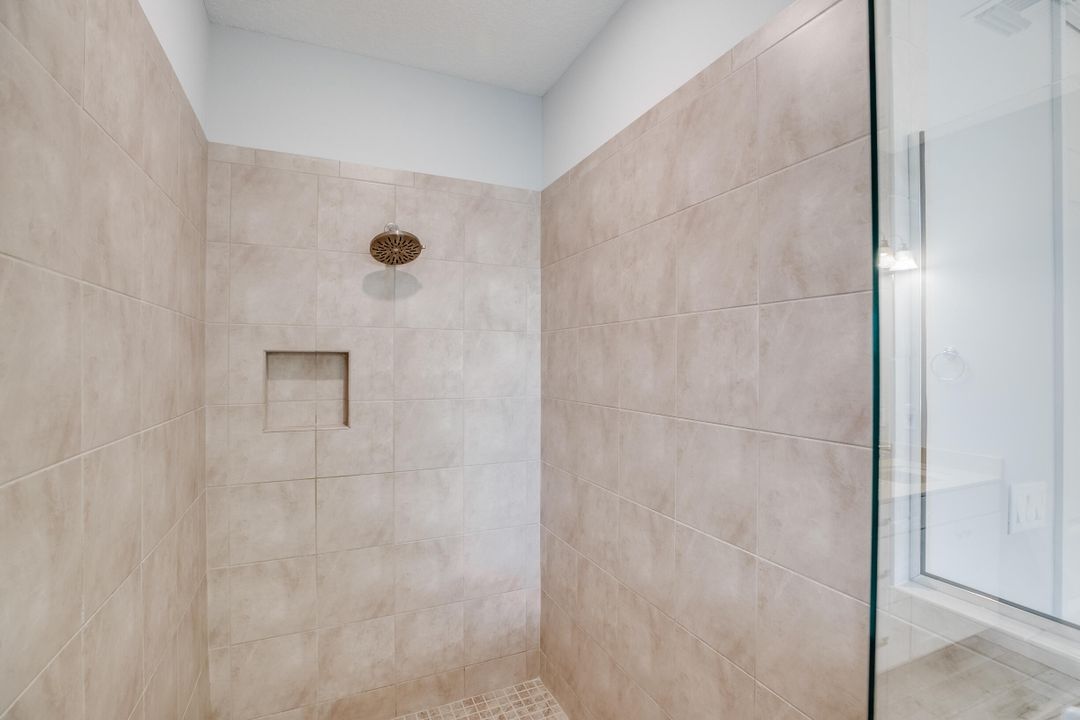 待售: $650,000 (3 贝兹, 2 浴室, 1955 平方英尺)