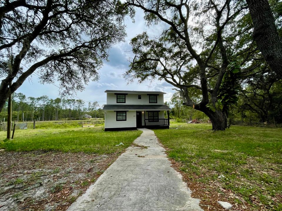 For Sale: $320,000 (3 beds, 2 baths, 1434 Square Feet)