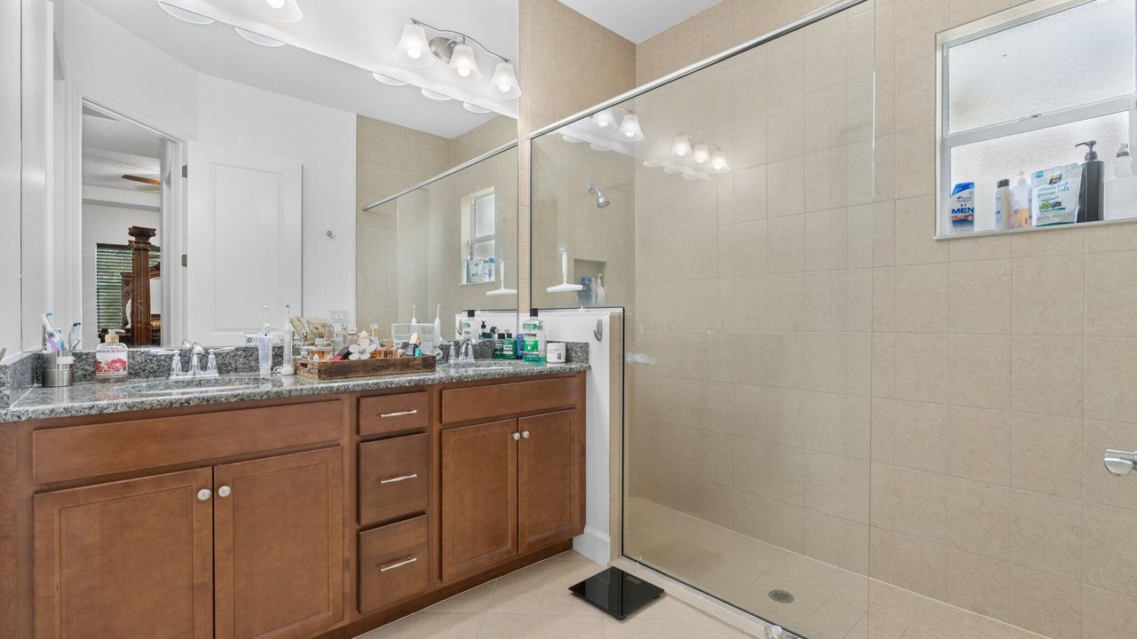 For Sale: $559,900 (2 beds, 2 baths, 1484 Square Feet)