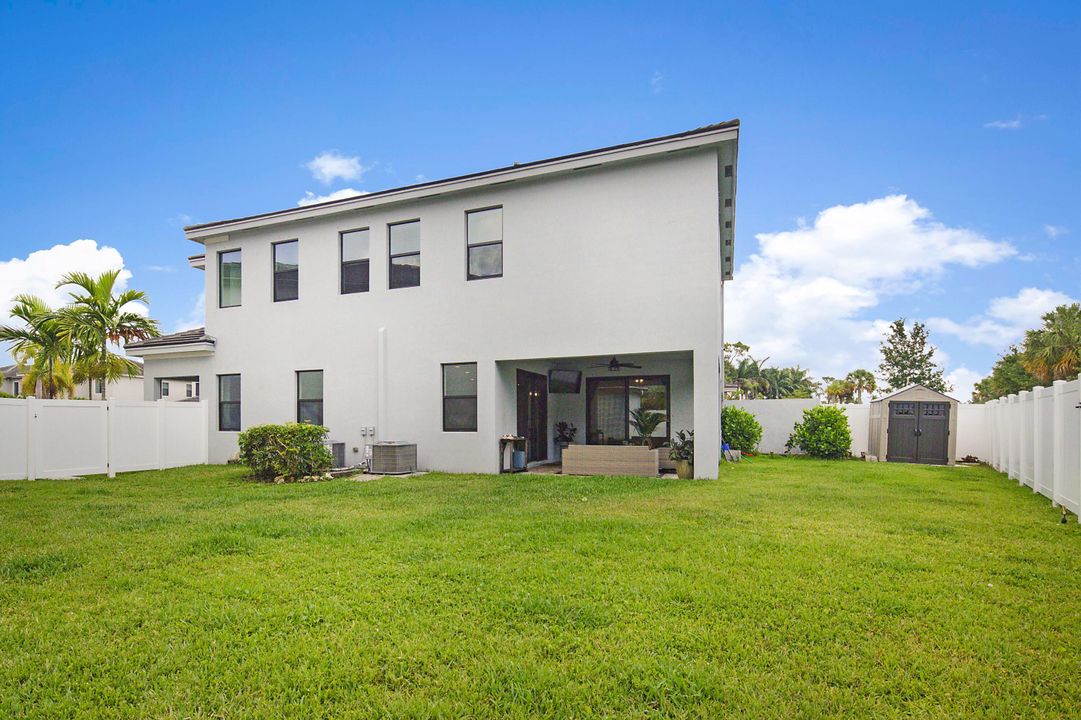 Active With Contract: $5,000 (4 beds, 3 baths, 2886 Square Feet)