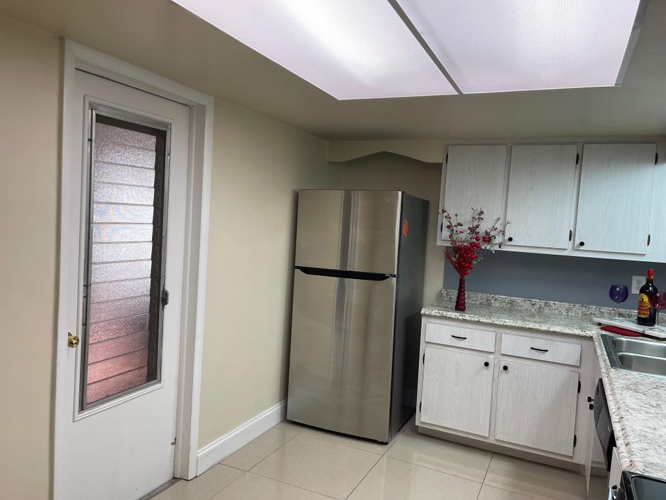 For Sale: $315,000 (2 beds, 2 baths, 1358 Square Feet)