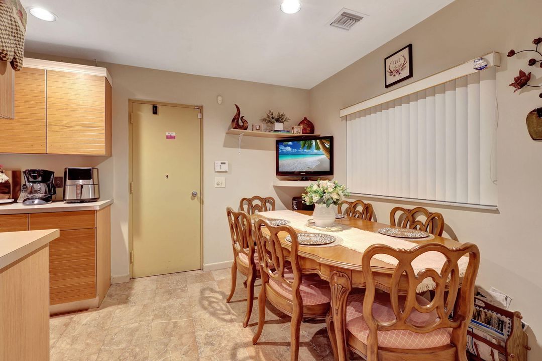 For Sale: $450,000 (3 beds, 2 baths, 2036 Square Feet)