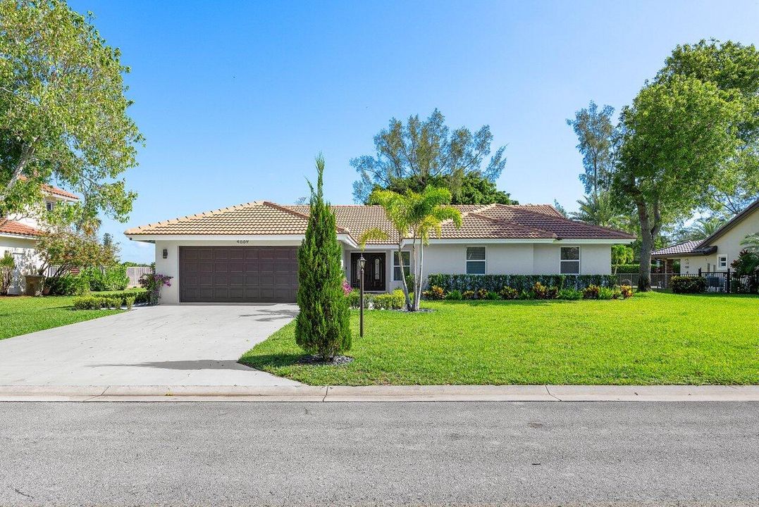 Active With Contract: $799,900 (4 beds, 2 baths, 2446 Square Feet)