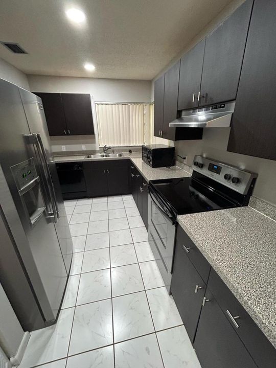 Active With Contract: $2,500 (3 beds, 2 baths, 1861 Square Feet)