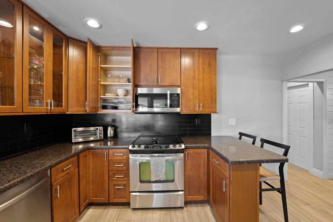 Active With Contract: $5,500 (3 beds, 3 baths, 1553 Square Feet)