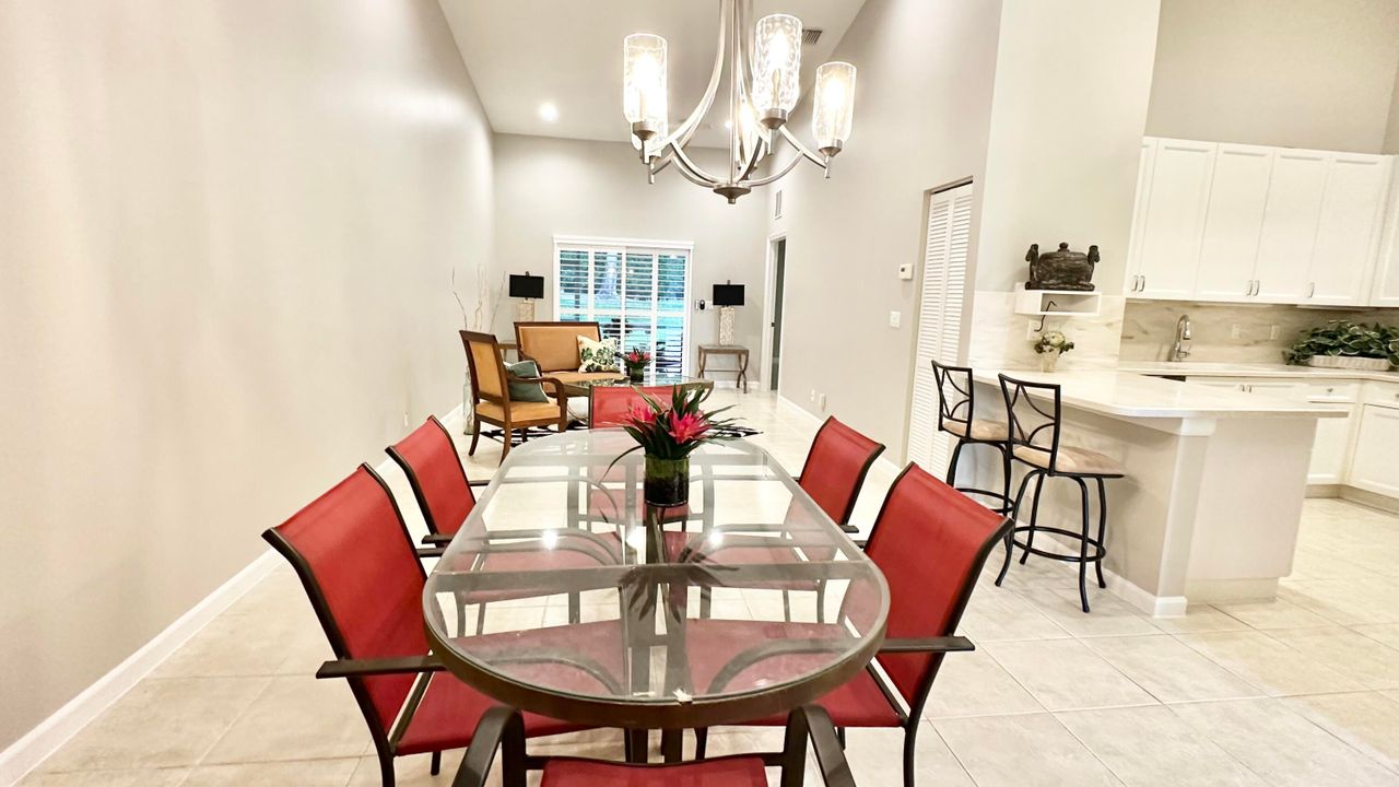 Active With Contract: $349,900 (2 beds, 2 baths, 1206 Square Feet)