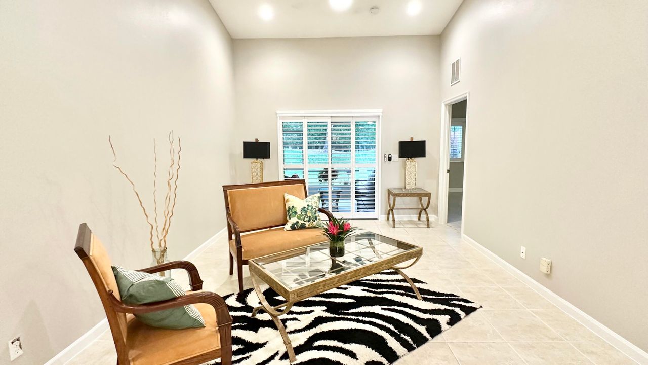 Active With Contract: $349,900 (2 beds, 2 baths, 1206 Square Feet)