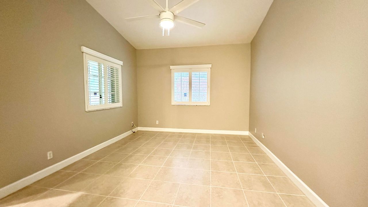 Active With Contract: $349,900 (2 beds, 2 baths, 1206 Square Feet)