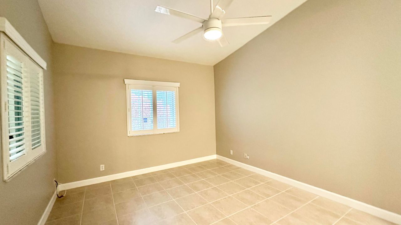 Active With Contract: $349,900 (2 beds, 2 baths, 1206 Square Feet)