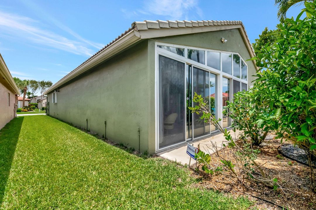 For Sale: $469,999 (3 beds, 2 baths, 2250 Square Feet)