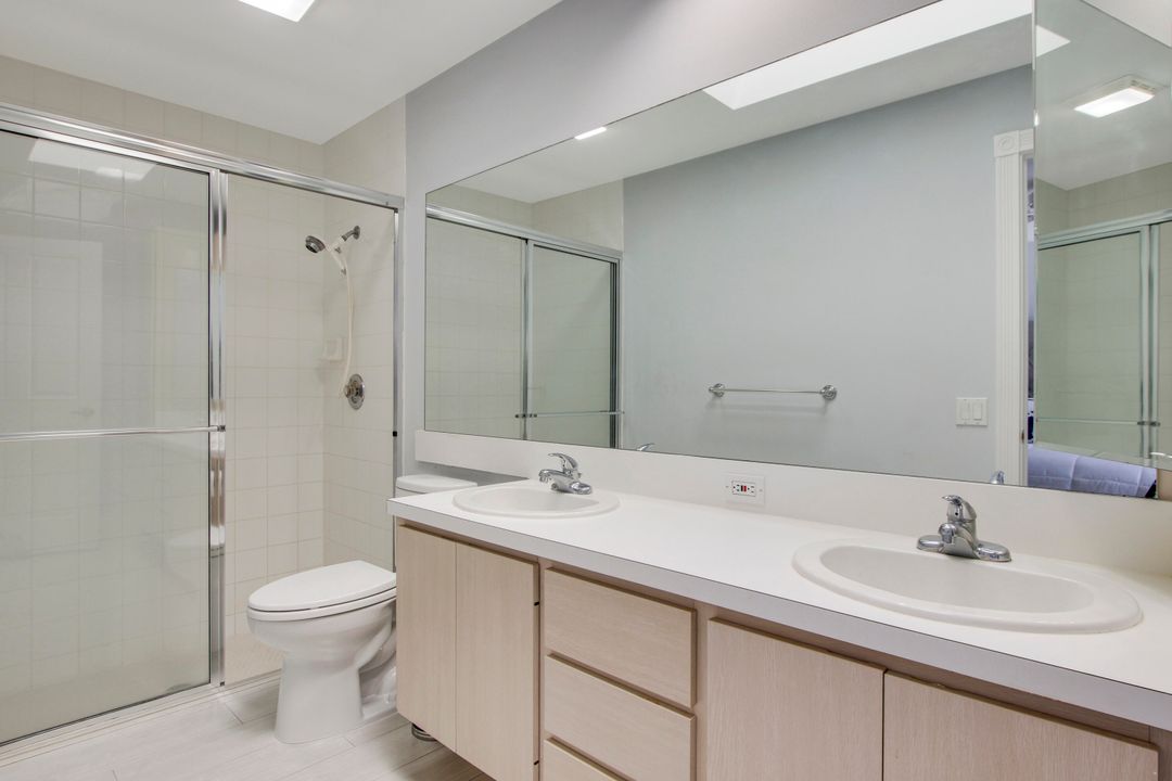 Active With Contract: $2,750 (2 beds, 2 baths, 1152 Square Feet)