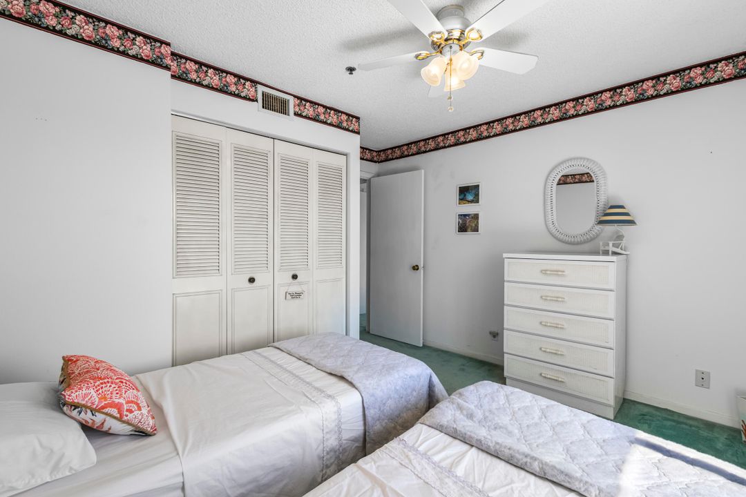 For Sale: $329,500 (2 beds, 2 baths, 1090 Square Feet)