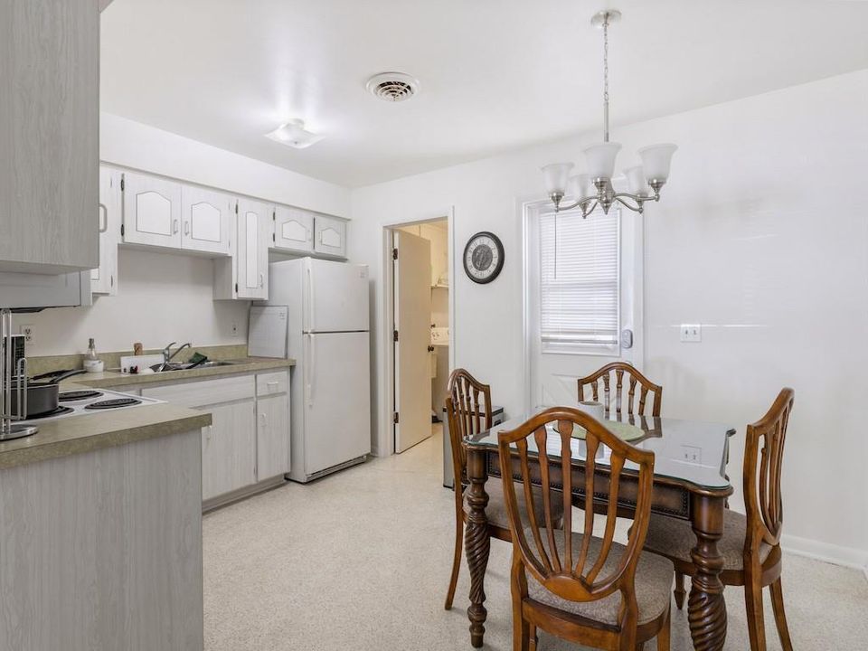 Active With Contract: $399,000 (0 beds, 0 baths, 814 Square Feet)