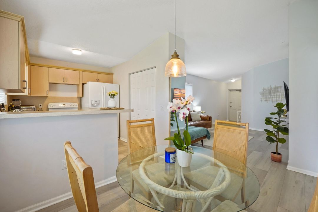 For Sale: $269,900 (3 beds, 2 baths, 1092 Square Feet)