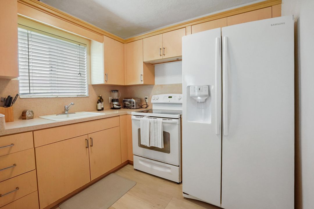 For Sale: $269,900 (3 beds, 2 baths, 1092 Square Feet)