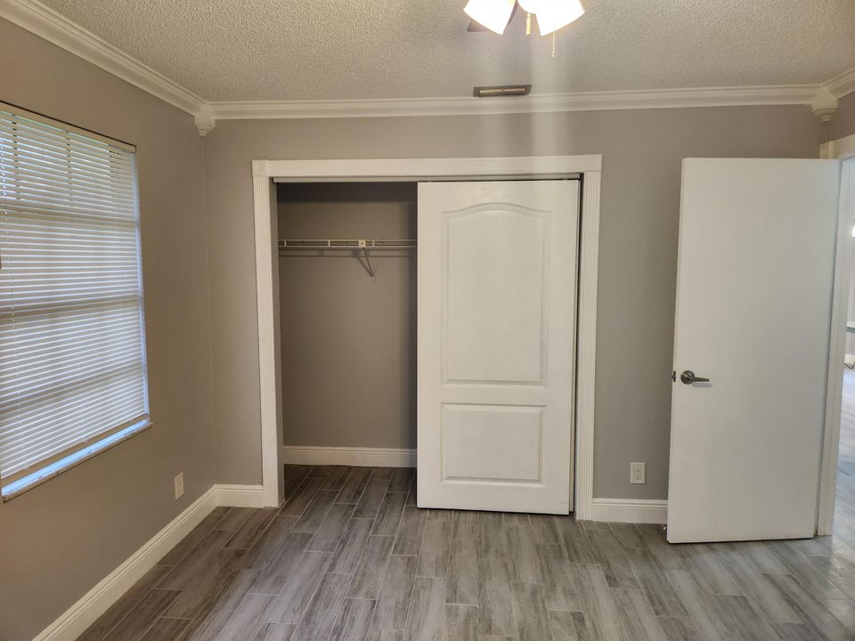 Active With Contract: $3,500 (3 beds, 2 baths, 1152 Square Feet)