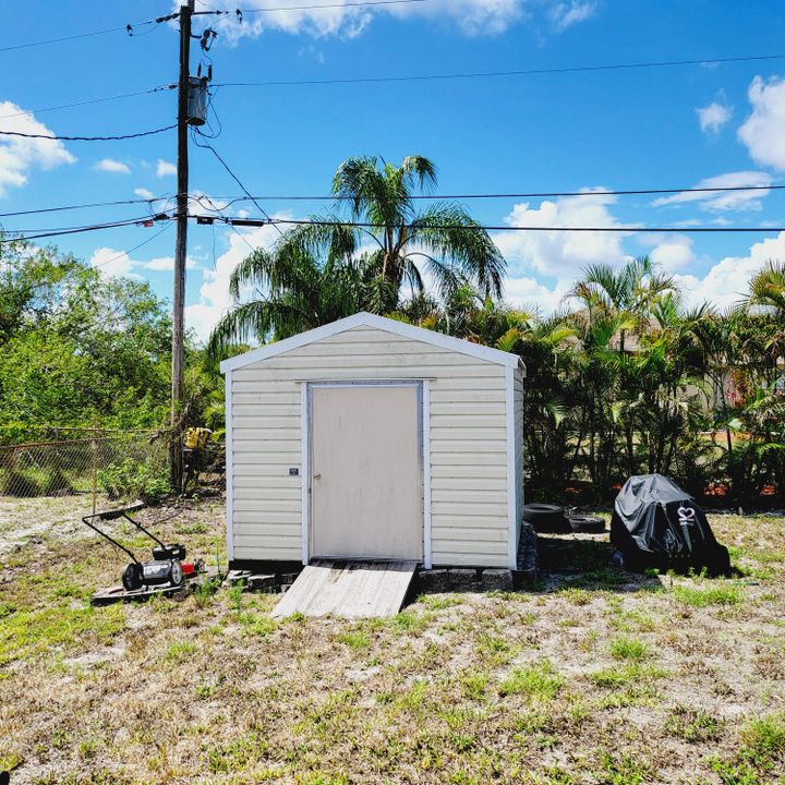 Active With Contract: $397,000 (4 beds, 2 baths, 2040 Square Feet)