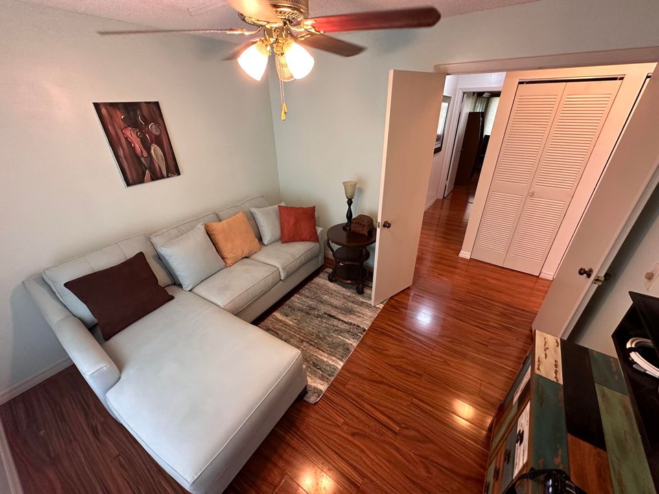 For Sale: $290,000 (3 beds, 2 baths, 1298 Square Feet)