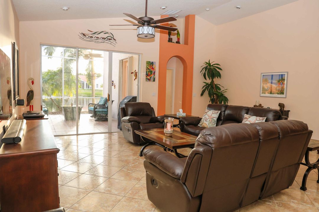 For Sale: $395,000 (2 beds, 2 baths, 1650 Square Feet)