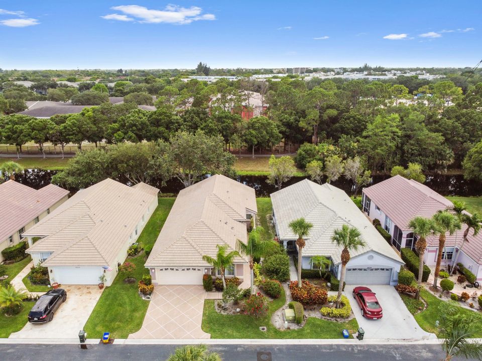 For Sale: $490,000 (3 beds, 2 baths, 1884 Square Feet)