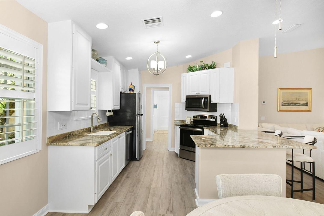 For Sale: $479,900 (2 beds, 2 baths, 1526 Square Feet)